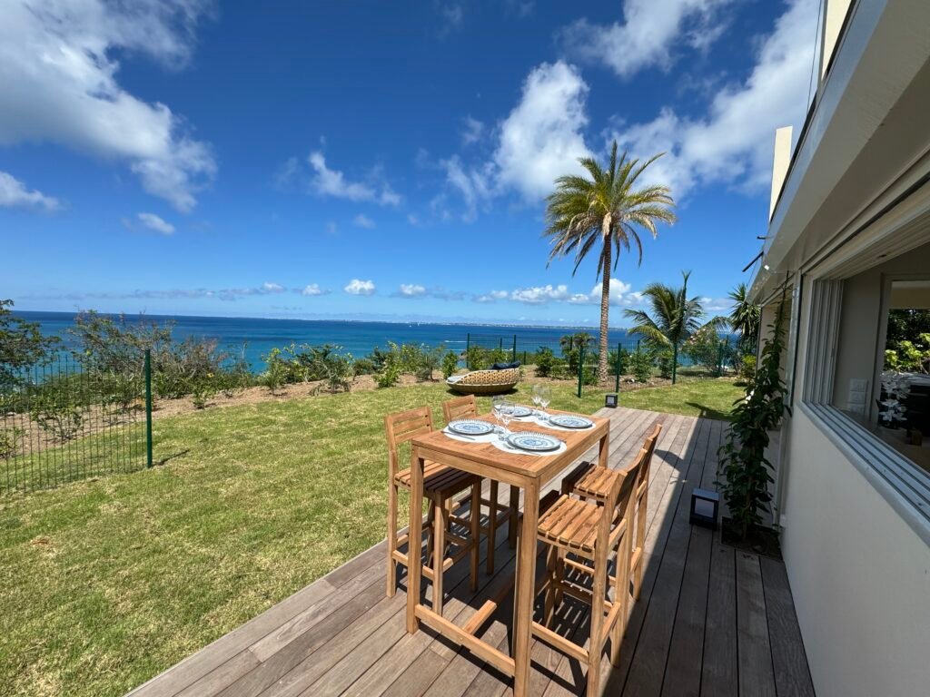 Terrasse de l’Appartement Happy View avec vue mer à Saint-Martin