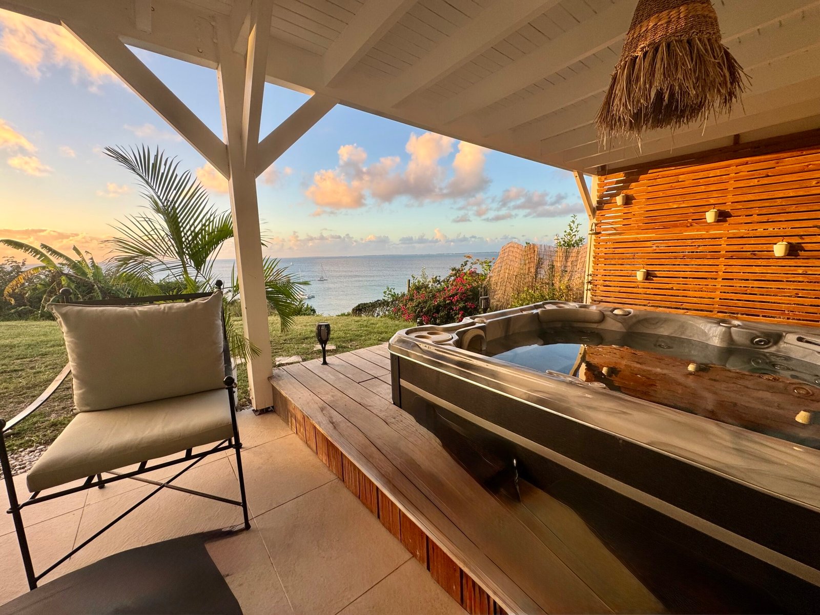 Appartement Sunset avec jacuzzi privé et vue mer à Saint-Martin